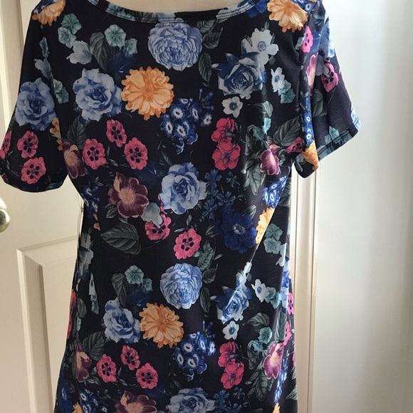 Lularoe tee shirt size large blue floral - Picture 5 of 5